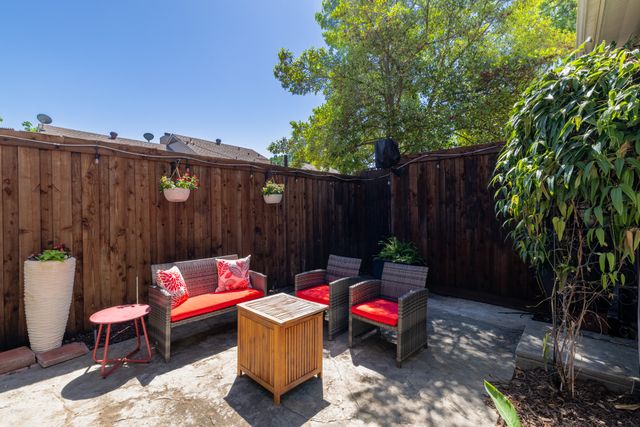 5113 Vandelia Street, Dallas, TX 75235