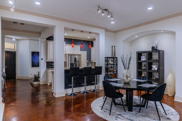 5113 Vandelia Street, Dallas, TX 75235
