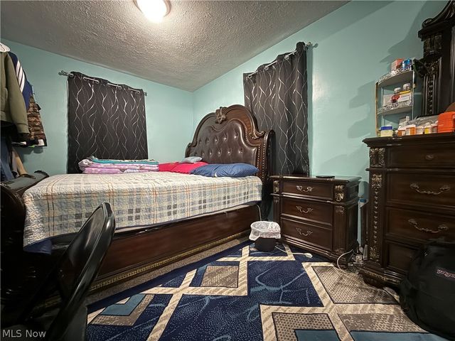 1068 Easton Drive, Akron, OH 44310