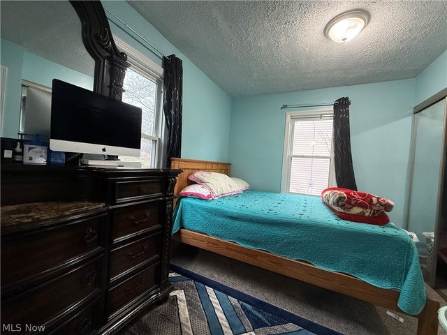 1068 Easton Drive, Akron, OH 44310