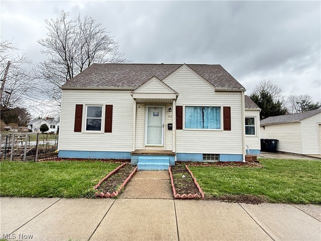 1068 Easton Drive, Akron, OH 44310