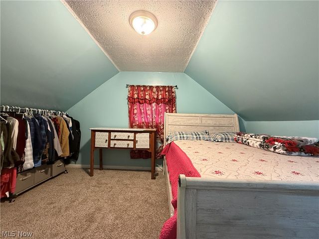 1068 Easton Drive, Akron, OH 44310