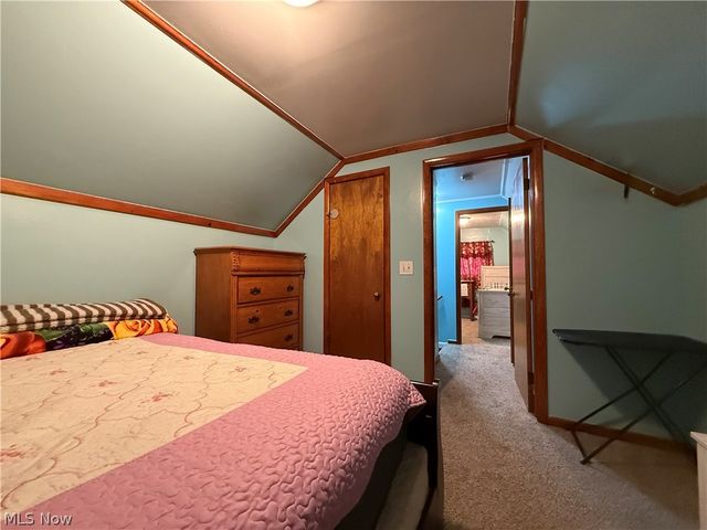 1068 Easton Drive, Akron, OH 44310