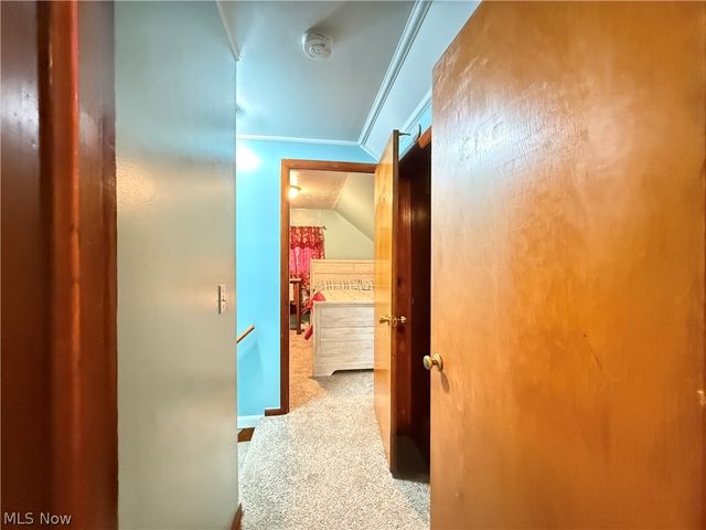 1068 Easton Drive, Akron, OH 44310