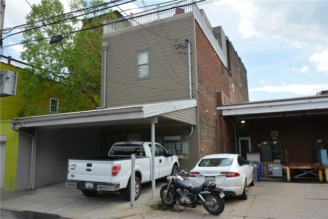 1735 E Carson St, South Side, PA 15203