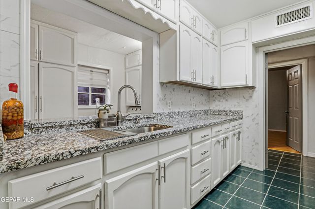 1135 CUBA Drive, El Paso, TX 79915