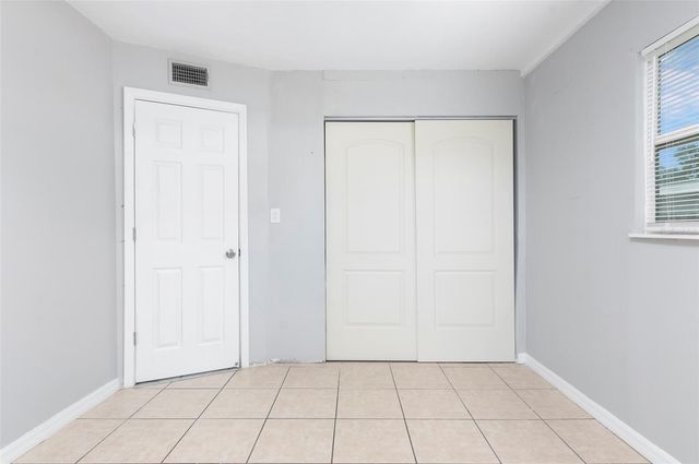 5255 45TH AVENUE N, St Petersburg, FL 33709