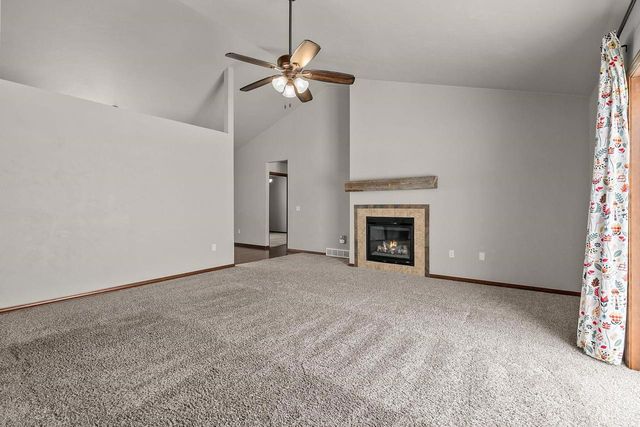 5120 N GALA COURT, Appleton, WI 54913