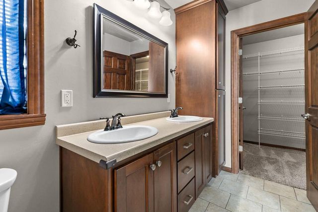 5120 N GALA COURT, Appleton, WI 54913