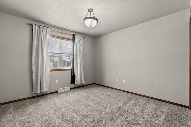 5120 N GALA COURT, Appleton, WI 54913