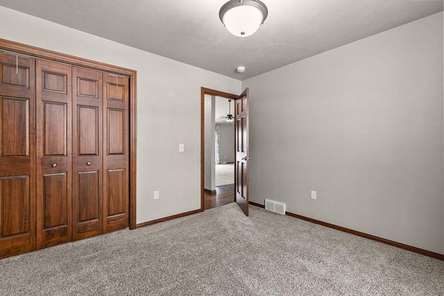 5120 N GALA COURT, Appleton, WI 54913