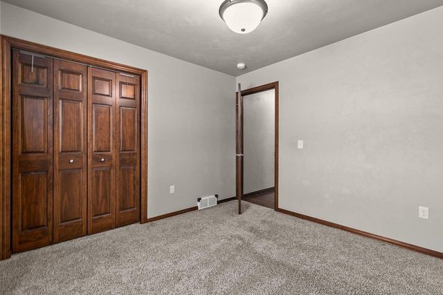 5120 N GALA COURT, Appleton, WI 54913