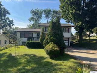 8545 Western Avenue, Omaha, NE 68114