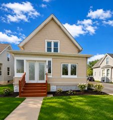 217 Prairie Street, Aurora, IL 60506