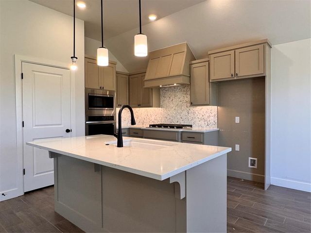 1312 Colonial Avenue, Tuttle, OK 73089