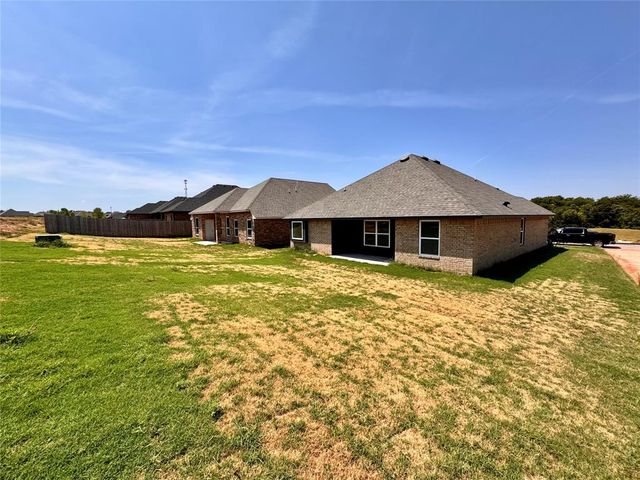1312 Colonial Avenue, Tuttle, OK 73089