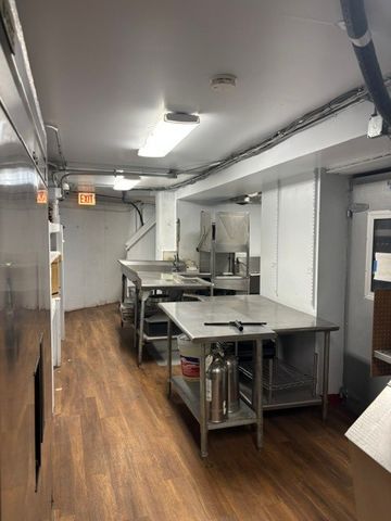 1450 W Webster Avenue, Chicago, IL 60614
