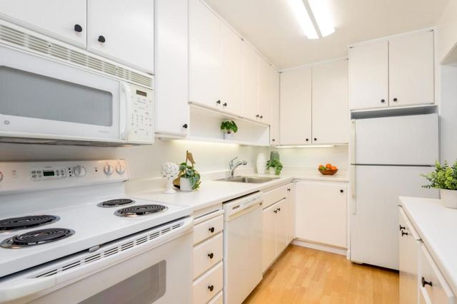 904 Peninsula Avenue 307, San Mateo, CA 94401