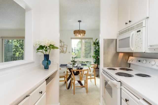 904 Peninsula Avenue 307, San Mateo, CA 94401