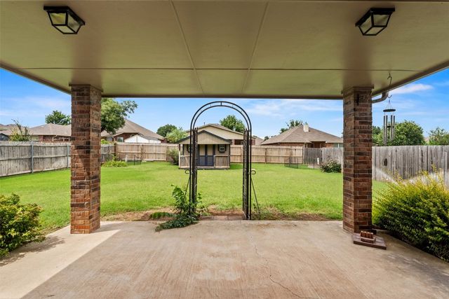 905 SW 41st Street, Moore, OK 73160