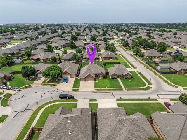 905 SW 41st Street, Moore, OK 73160