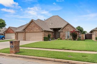 905 SW 41st Street, Moore, OK 73160