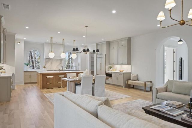 3568 Cloudland NW Drive, Atlanta, GA 30327