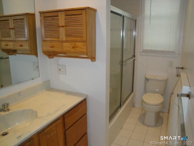 138 Woodside Green 2C, Stamford, CT 06905