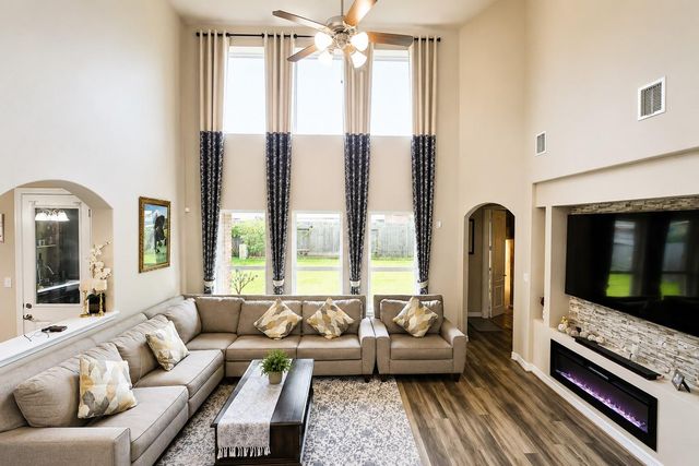 7519 Irby Cobb Boulevard, Richmond, TX 77469
