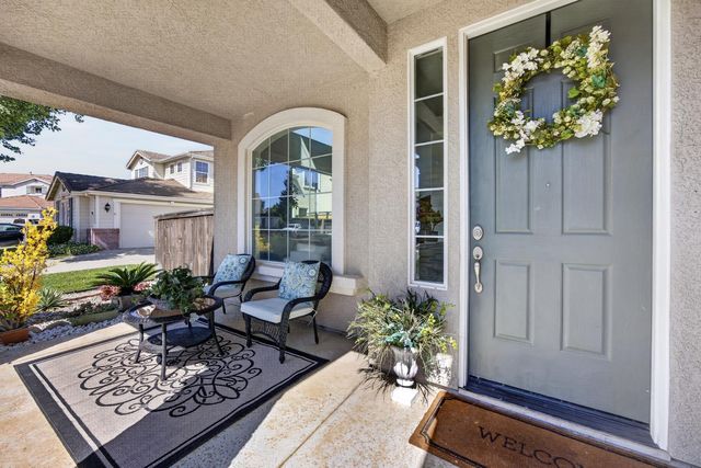 9837 LOIS STILTNER Ct, Elk Grove, CA 95624