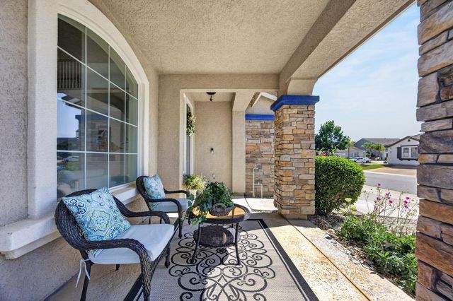 9837 LOIS STILTNER Ct, Elk Grove, CA 95624