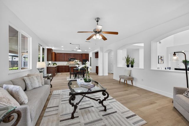 9837 LOIS STILTNER Ct, Elk Grove, CA 95624