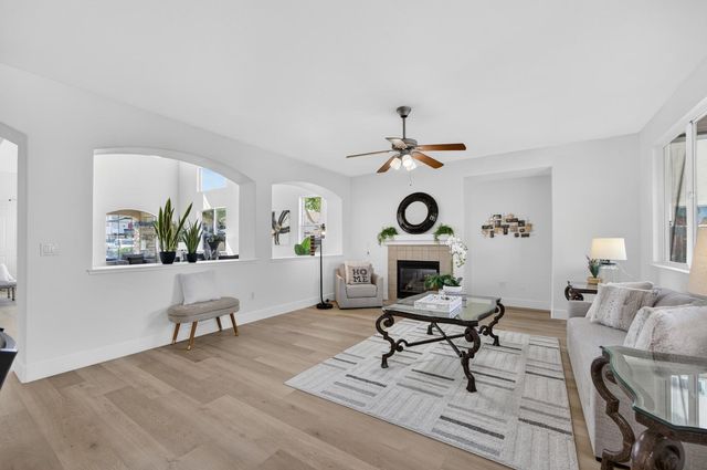 9837 LOIS STILTNER Ct, Elk Grove, CA 95624