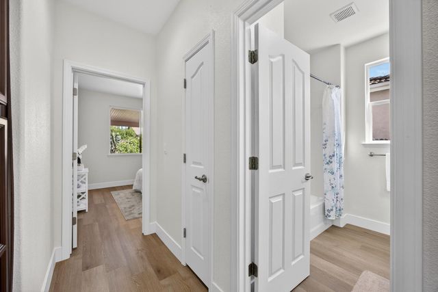 9837 LOIS STILTNER Ct, Elk Grove, CA 95624