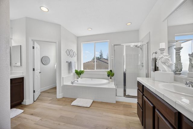 9837 LOIS STILTNER Ct, Elk Grove, CA 95624