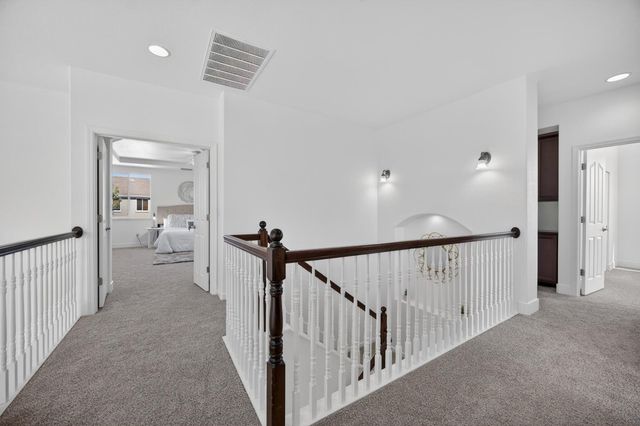 9837 LOIS STILTNER Ct, Elk Grove, CA 95624
