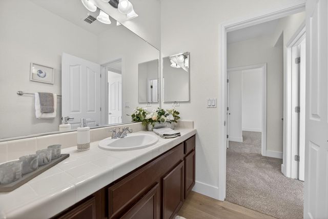 9837 LOIS STILTNER Ct, Elk Grove, CA 95624