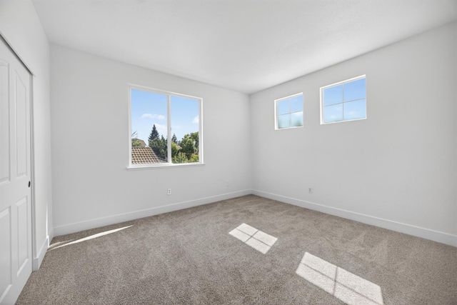 9837 LOIS STILTNER Ct, Elk Grove, CA 95624