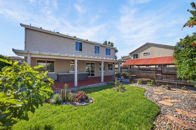 9837 LOIS STILTNER Ct, Elk Grove, CA 95624