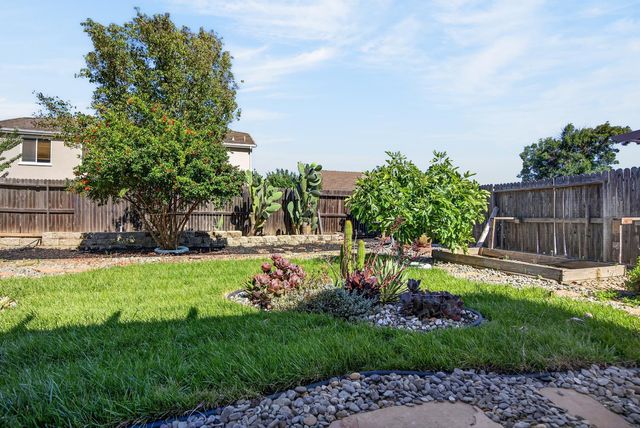 9837 LOIS STILTNER Ct, Elk Grove, CA 95624
