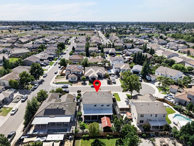 9837 LOIS STILTNER Ct, Elk Grove, CA 95624