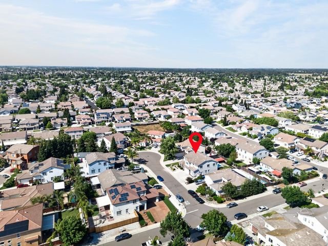 9837 LOIS STILTNER Ct, Elk Grove, CA 95624
