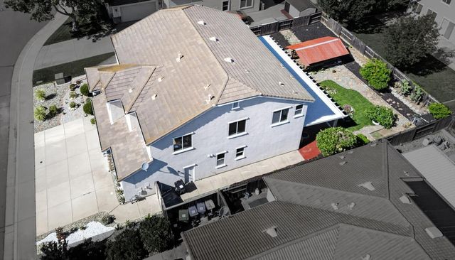 9837 LOIS STILTNER Ct, Elk Grove, CA 95624