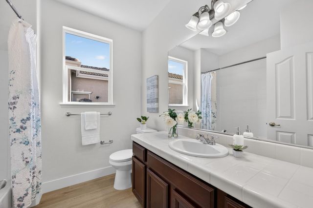 9837 LOIS STILTNER Ct, Elk Grove, CA 95624