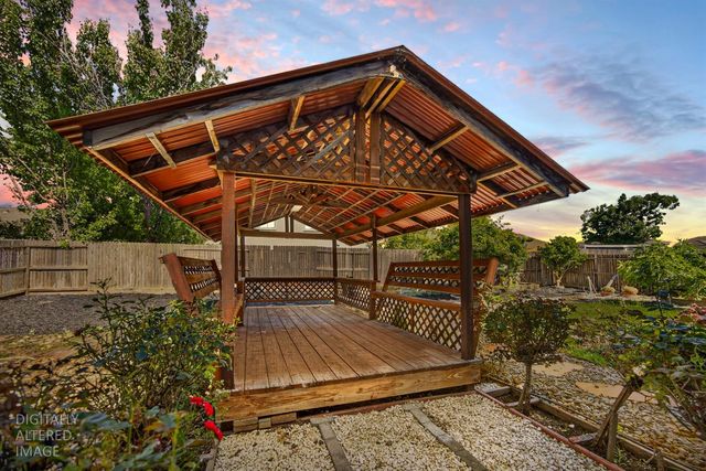 9837 LOIS STILTNER Ct, Elk Grove, CA 95624