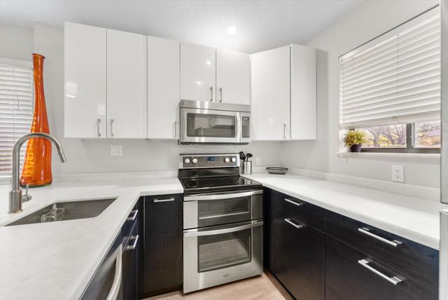 842 Club Dr 842, Palm Beach Gardens, FL 33418