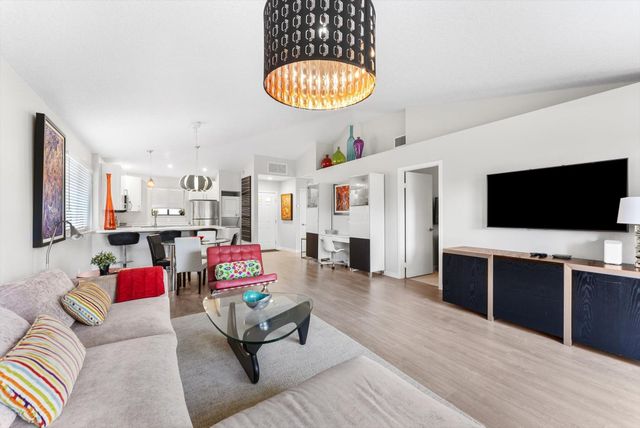 842 Club Dr 842, Palm Beach Gardens, FL 33418