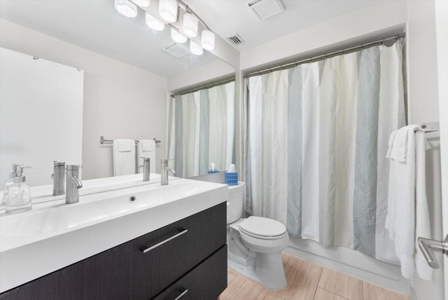 842 Club Dr 842, Palm Beach Gardens, FL 33418