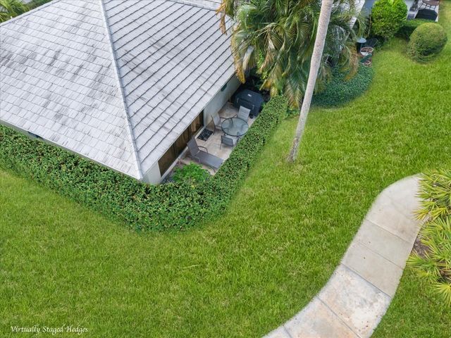 842 Club Dr 842, Palm Beach Gardens, FL 33418