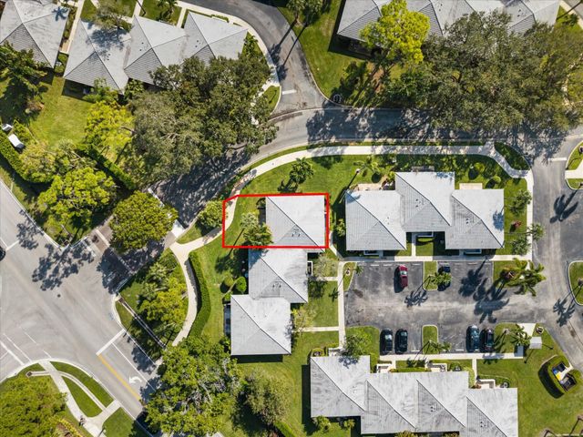 842 Club Dr 842, Palm Beach Gardens, FL 33418